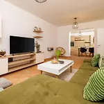 Apartament Sofija *