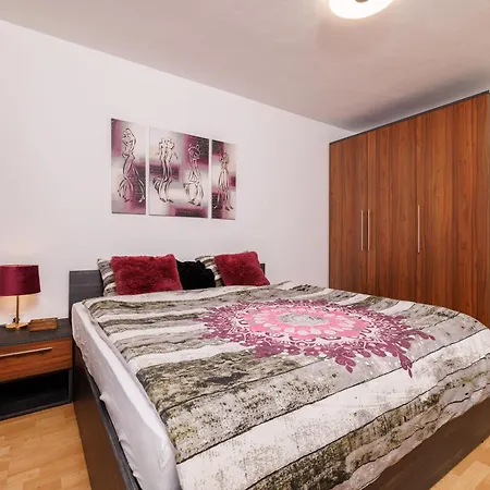 Sofija Apartment *